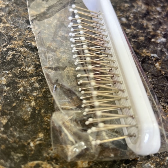 Wig styling brush - Picture 3 of 3